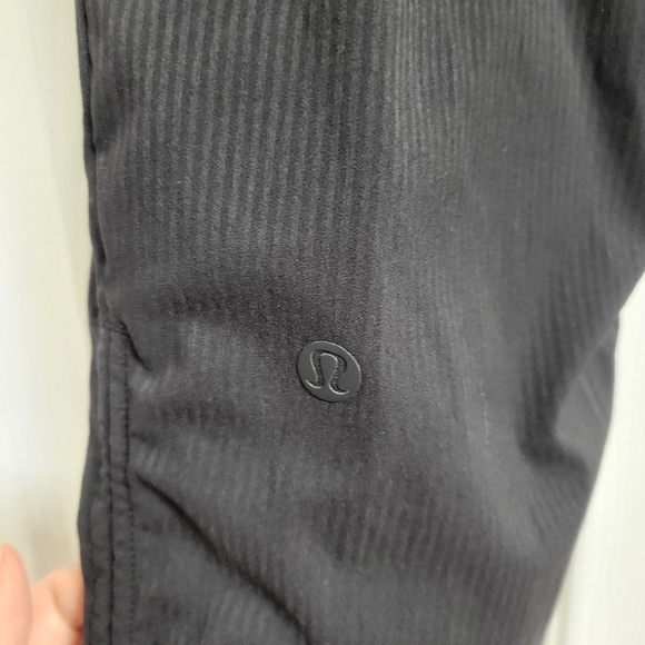 Lululemon Beyond The Studio Black Crop Pants. - Picture 7 of 11